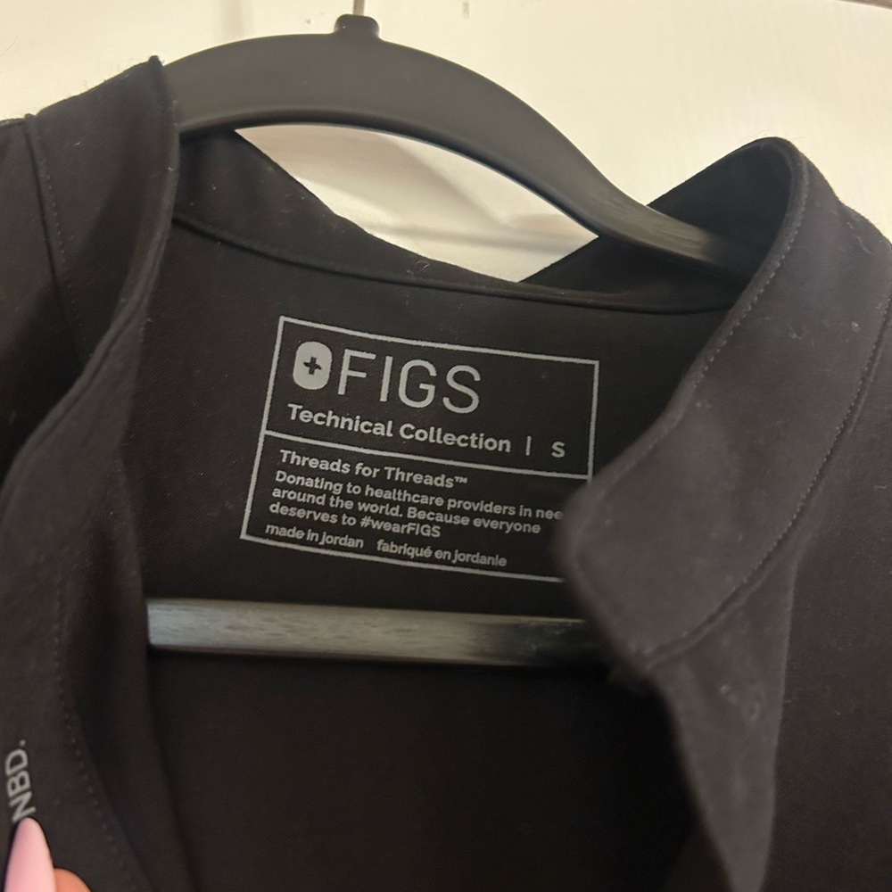 FIGS Rafaela Oversized Scrub Top size small black - Picture 2 of 5